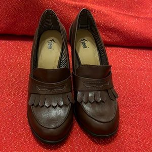 Casual heeled loafers